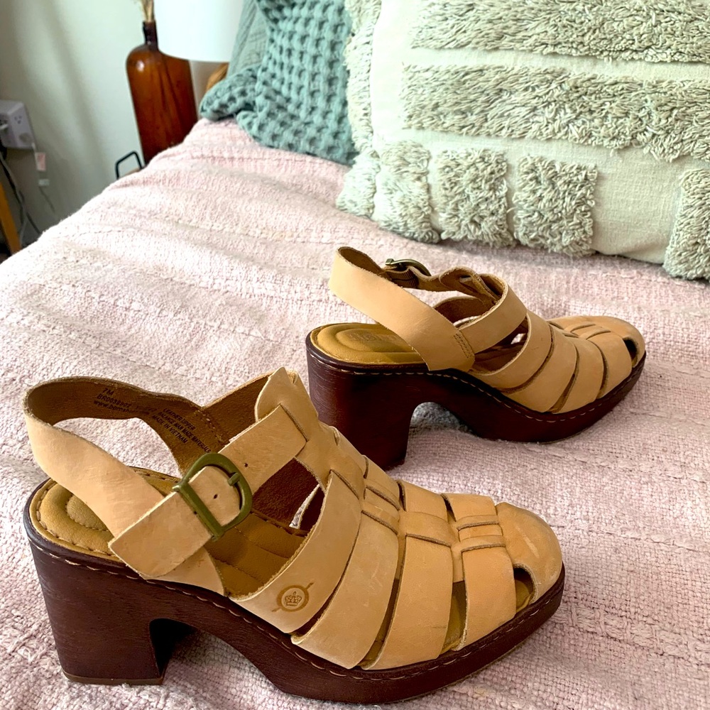 Born leather block heal sandal/clog